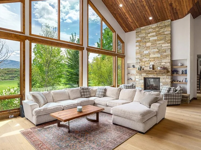 Chris | Thorpe Mountain Dr Custom home - 4