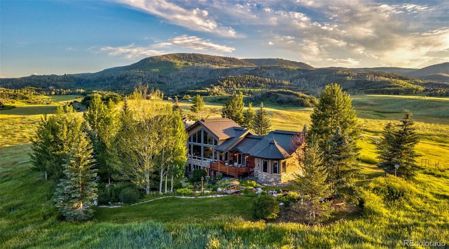 Chris | Thorpe Mountain Dr Custom home - 13