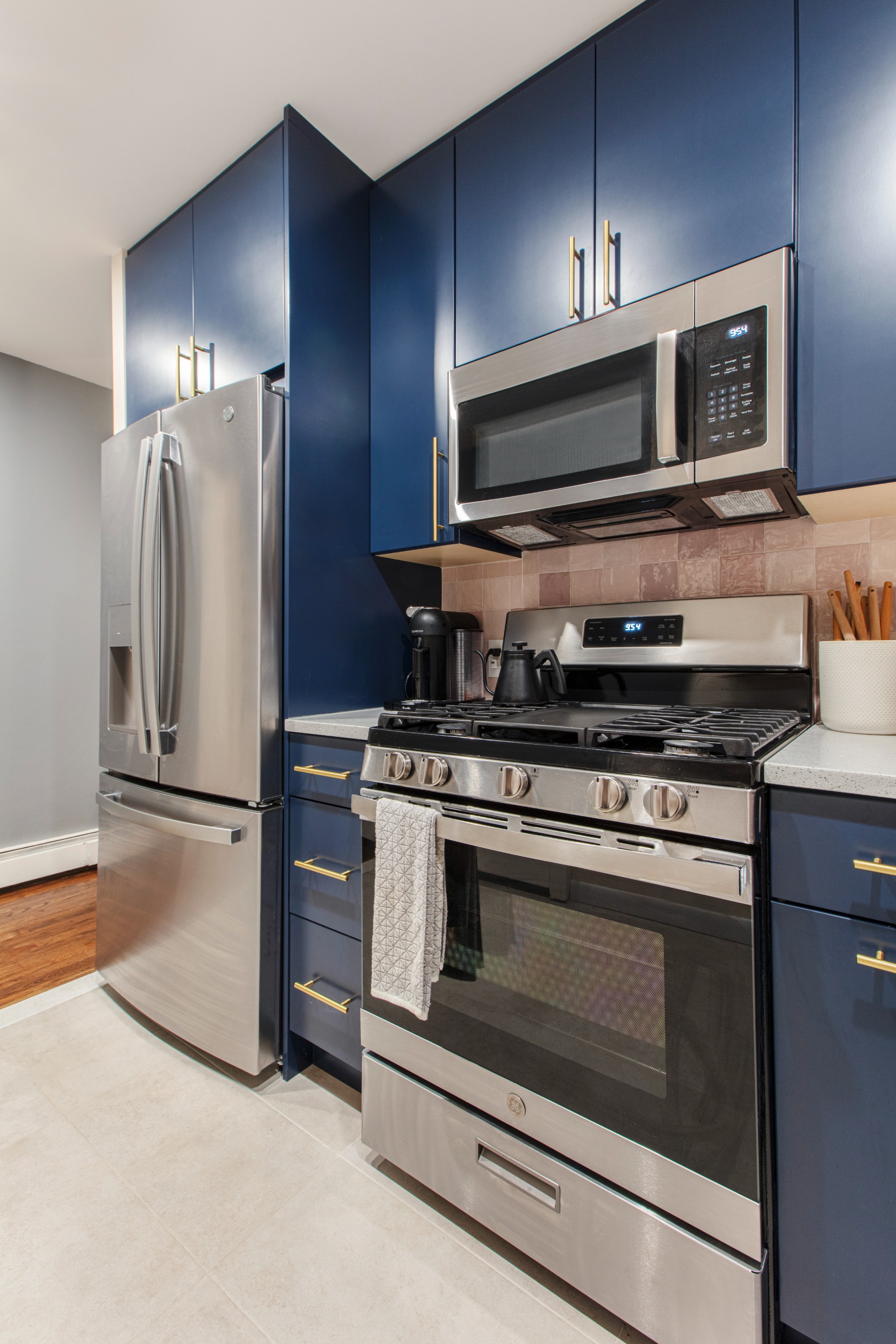Ion | Blue Dream Kitchen - 1