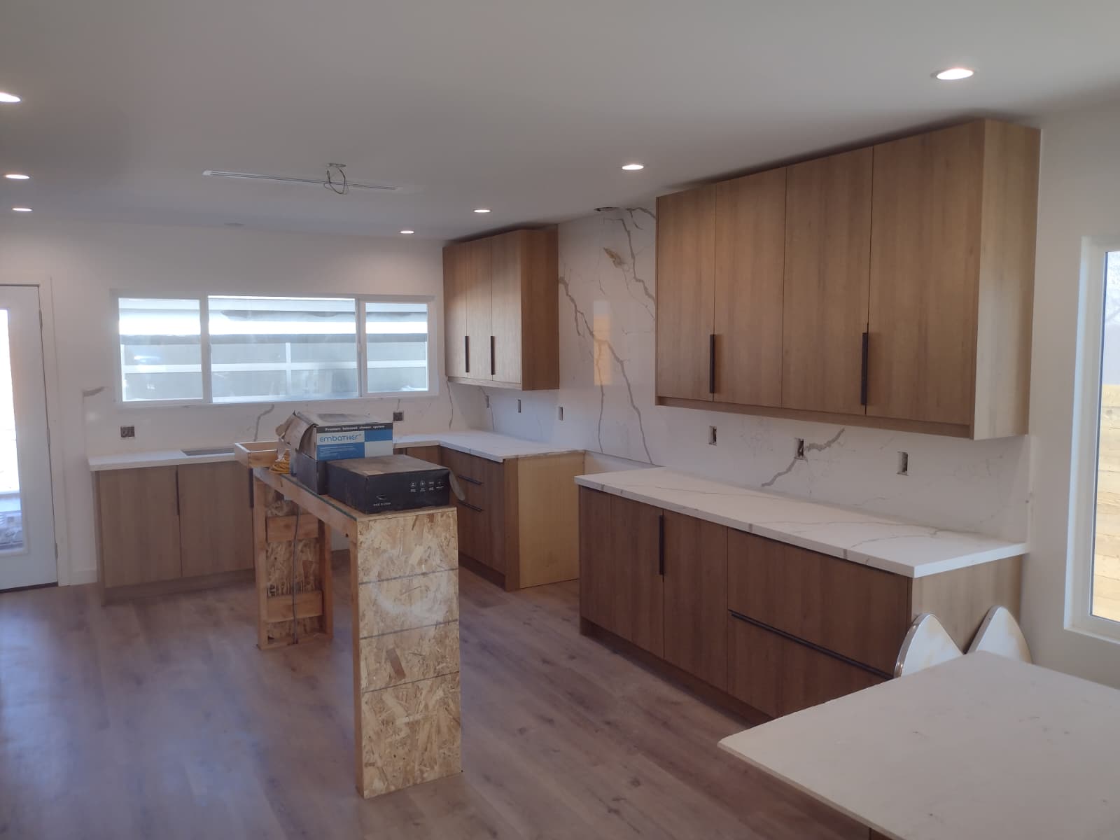 Rafael | Modern European Kitchen with Custom Wood-Look Fronts - 1