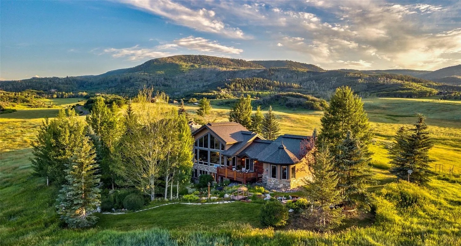 Chris | Thorpe Mountain Dr Custom home - 9
